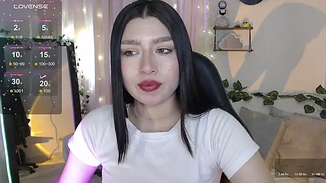 mily thomson b  online show from 12/04/25, 06:16