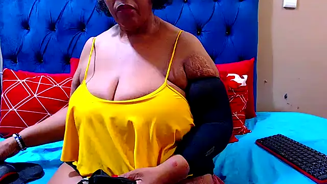 Snapshot of ebonycandy10 chatting on 03/14/25, 03:03 ebonycandy10 online show from 03/14/25, 03:03