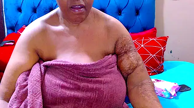 Snapshot of ebonycandy10 chatting on 03/17/25, 04:29 ebonycandy10 online show from 03/17/25, 04:29