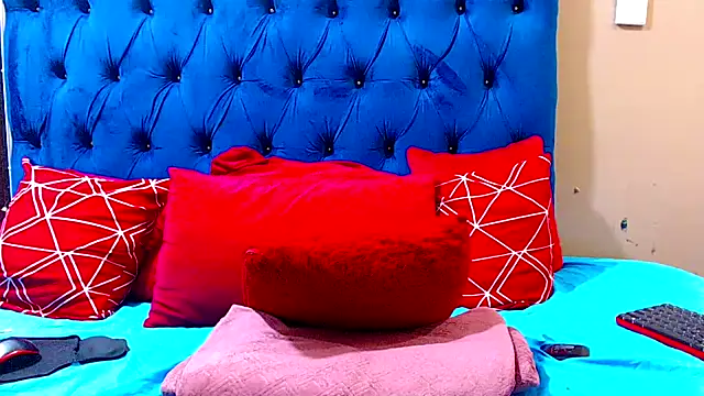 Snapshot of ebonycandy10 chatting on 03/20/25, 08:09 ebonycandy10 online show from 03/20/25, 08:09