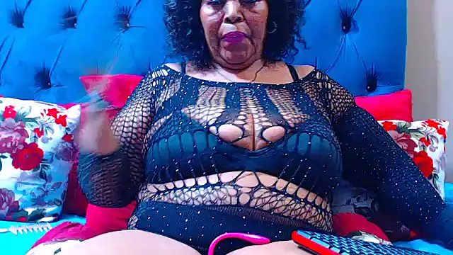 Snapshot of ebonycandy10 chatting on 10/15/25, 06:19 ebonycandy10 online show from 10/15/25, 06:19