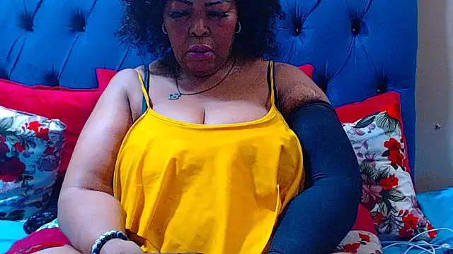 Snapshot of ebonycandy10 chatting on 10/16/25, 06:25 ebonycandy10 online show from 10/16/25, 06:25