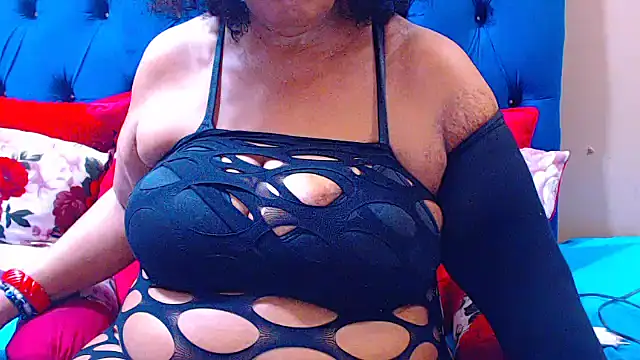 Snapshot of ebonycandy10 chatting on 10/22/25, 04:24 ebonycandy10 online show from 10/22/25, 04:24