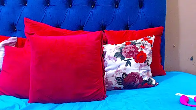 Snapshot of ebonycandy10 chatting on 11/09/25, 05:17 ebonycandy10 online show from 11/09/25, 05:17