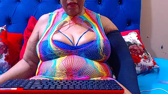 Snapshot of ebonycandy10 chatting on 11/21/25, 04:55 ebonycandy10 online show from 11/21/25, 04:55