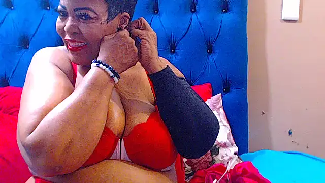 Snapshot of ebonycandy10 chatting on 11/24/25, 05:07 ebonycandy10 online show from 11/24/25, 05:07