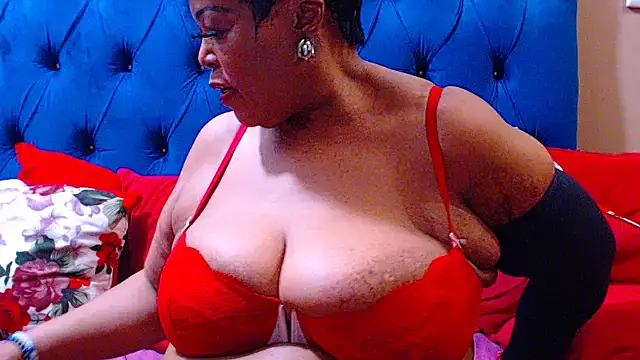 Snapshot of ebonycandy10 chatting on 11/30/25, 04:22 ebonycandy10 online show from 11/30/25, 04:22