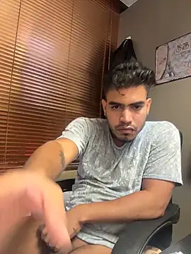 Snapshot of jaden_98_ chatting on 11/29/25, 11:19 jaden 98 online show from 11/29/25, 11:19