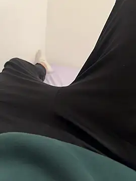 Snapshot of PLUK16 chatting on 02/05/26, 09:41 PLUK16 online show from 02/05/26, 09:41