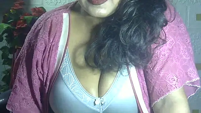 Snapshot of Sexy_komolika chatting on 02/25/25, 04:42 Sexy komolika online show from 02/25/25, 04:42