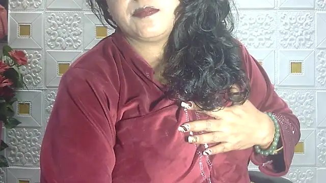 Snapshot of Sexy_komolika chatting on 02/28/25, 06:41 Sexy komolika online show from 02/28/25, 06:41