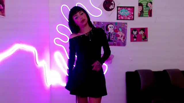 Snapshot of Kind_Scarlett chatting on 02/04/25, 01:02 Kind Scarlett online show from 02/04/25, 01:02