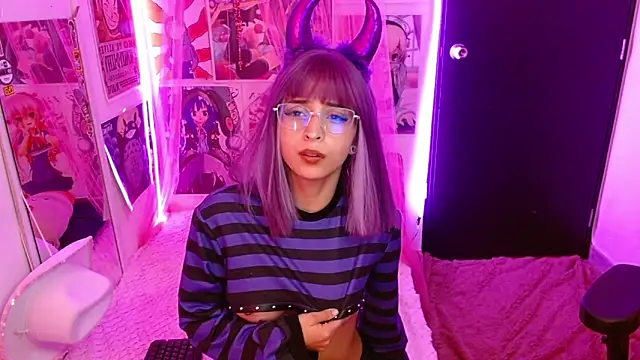 Snapshot of Kind_Scarlett chatting on 10/02/25, 11:12 Kind Scarlett online show from 10/02/25, 11:12