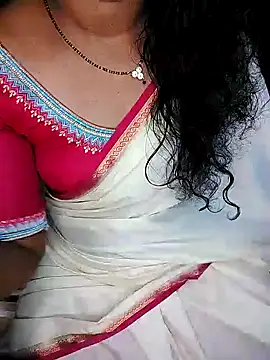 Snapshot of rashmikagowda chatting on 12/18/24, 06:53 rashmikagowda online show from 12/18/24, 06:53
