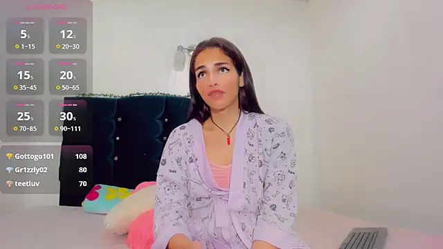 Snapshot of Rubi_30 chatting on 02/27/25, 05:02 Rubi 30 online show from 02/27/25, 05:02