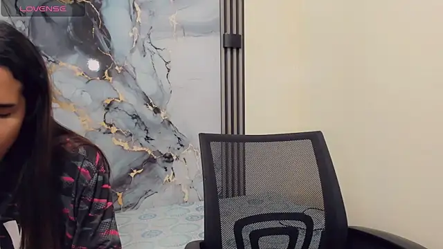 Snapshot of Rubi_30 chatting on 11/27/25, 02:19 Rubi 30 online show from 11/27/25, 02:19