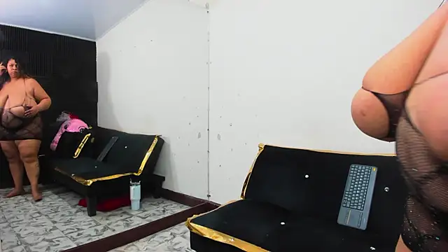 Lynn Jones online show from 04/17/26, 04:37