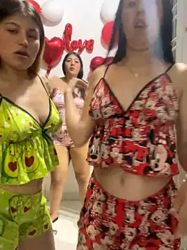 royalgirls x online show from 09/23/25, 02:03