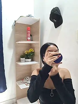 royalgirls x online show from 04/15/26, 09:15