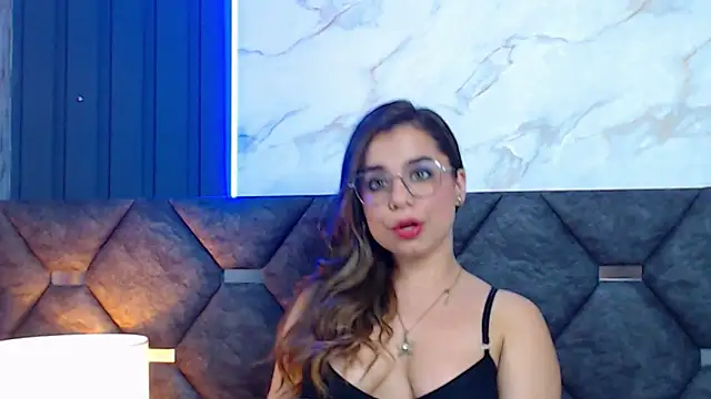 Snapshot of ThaniaJones chatting on 03/15/25, 06:10 ThaniaJones online show from 03/15/25, 06:10