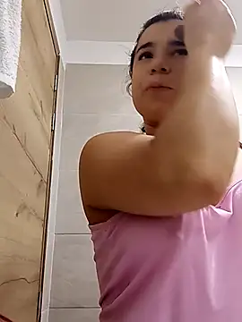 Snapshot of ThaniaJones chatting on 09/22/25, 10:39 ThaniaJones online show from 09/22/25, 10:39