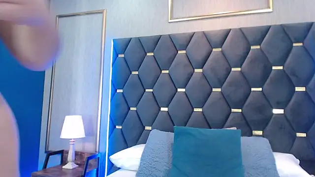 Snapshot of ThaniaJones chatting on 12/03/25, 12:03 ThaniaJones online show from 12/03/25, 12:03