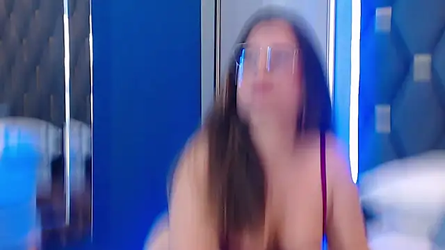 Snapshot of ThaniaJones chatting on 12/15/25, 12:09 ThaniaJones online show from 12/15/25, 12:09