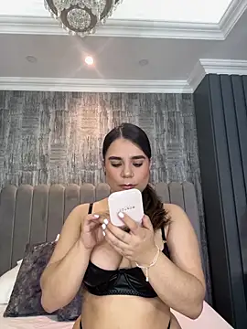 Snapshot of ThaniaJones chatting on 02/13/26, 12:12 ThaniaJones online show from 02/13/26, 12:12