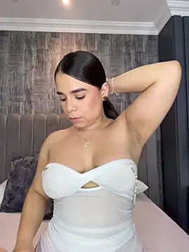 Snapshot of ThaniaJones chatting on 02/18/26, 12:01 ThaniaJones online show from 02/18/26, 12:01