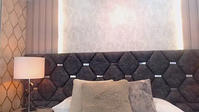 ThaniaJones online show from 04/22/26, 11:56