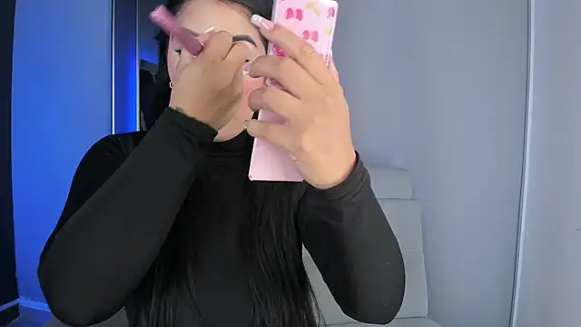 Snapshot of PaulinaDuarte chatting on 02/14/26, 12:13 PaulinaDuarte online show from 02/14/26, 12:13