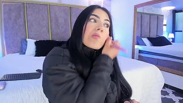 Snapshot of PaulinaDuarte chatting on 02/21/26, 11:33 PaulinaDuarte online show from 02/21/26, 11:33