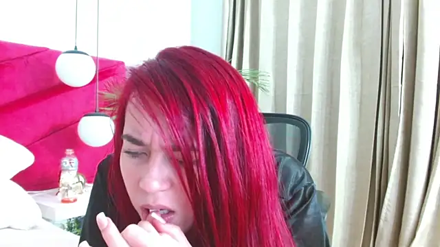 Snapshot of Sophie_ponce chatting on 07/06/26, 03:03 Sophie ponce online show from 07/06/26, 03:03