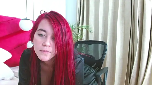 Snapshot of Sophie_ponce chatting on 07/28/26, 04:39 Sophie ponce online show from 07/28/26, 04:39