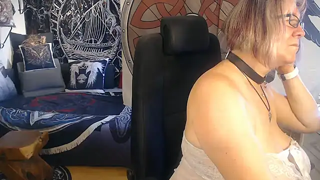 TittenMichelle online show from 10/03/25, 10:34