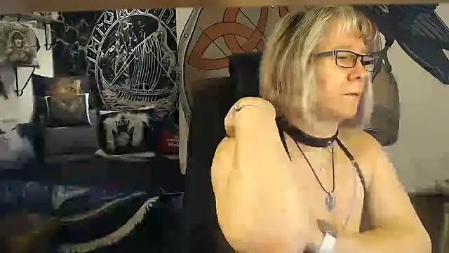 TittenMichelle online show from 11/04/25, 07:40