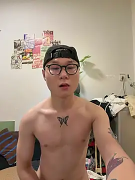 Snapshot of Eric246 chatting on 06/26/26, 04:00 Eric246 online show from 06/26/26, 04:00