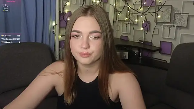 Snapshot of Grace_Fantasy chatting on 09/28/25, 10:59 Grace Fantasy online show from 09/28/25, 10:59