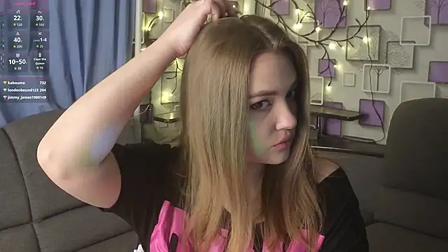 Snapshot of Grace_Fantasy chatting on 10/07/25, 10:51 Grace Fantasy online show from 10/07/25, 10:51