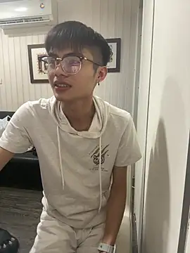 Snapshot of mumuowl chatting on 09/25/25, 05:16 mumuowl online show from 09/25/25, 05:16