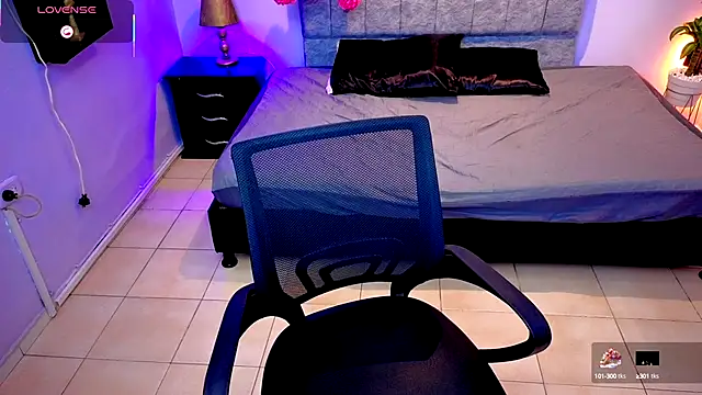 Snapshot of Lana_stone_ chatting on 09/12/25, 03:28 Lana stone online show from 09/12/25, 03:28