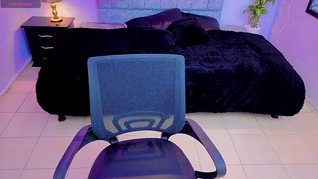 Snapshot of Lana_stone_ chatting on 09/21/25, 02:57 Lana stone online show from 09/21/25, 02:57