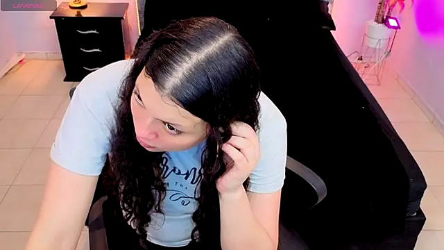 Snapshot of Lana_stone_ chatting on 10/23/25, 03:17 Lana stone online show from 10/23/25, 03:17