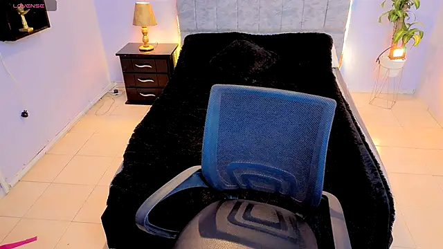 Snapshot of Lana_stone_ chatting on 11/09/25, 03:27 Lana stone online show from 11/09/25, 03:27