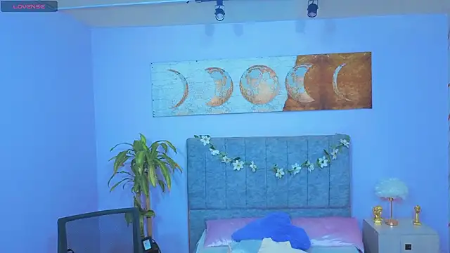 Lana stone  online show from 01/17/26, 03:33