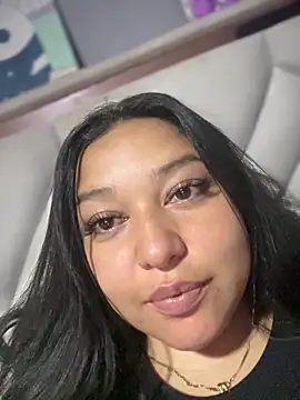 Snapshot of Kym_Owens chatting on 10/26/25, 10:10 Kym Owens online show from 10/26/25, 10:10