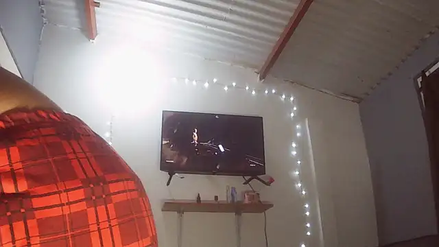 Snapshot of linzeysmith4 chatting on 02/21/26, 03:29 linzeysmith4 online show from 02/21/26, 03:29