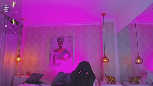 Shantall   online show from 09/16/25, 11:00