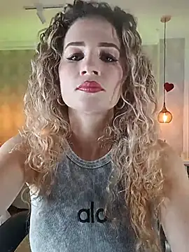 Shantall   online show from 02/20/26, 11:00