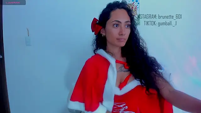 Snapshot of paula_brunette chatting on 12/24/24, 03:38 paula brunette online show from 12/24/24, 03:38